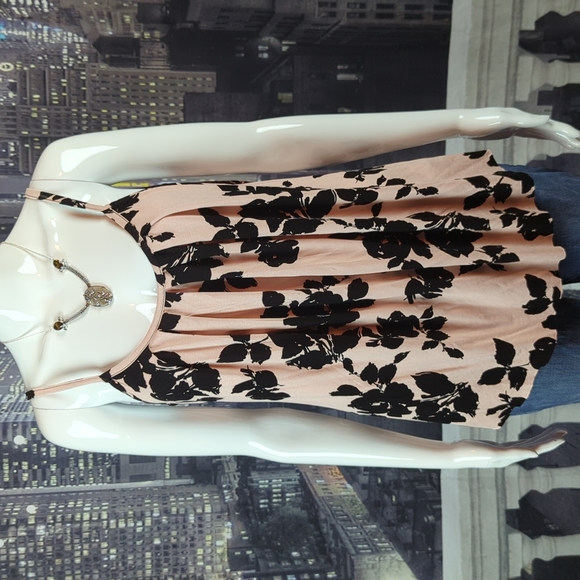 BEPEI Tops - BEPEI sz L Pink & Black Pleated Floral Print Flowing Camisole